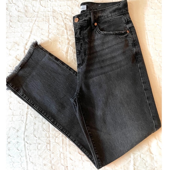 BNWOT - Loft high rise straight leg cropped black jean. Size 2 - Picture 2 of 3
